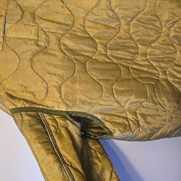 Vintage U.S. Military Men’s Cold Weather Coat Liner Shell Quilted Green Medium - Picture 5 of 6